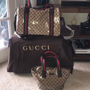 Authentic Brand New Gucci Duffle Bag !